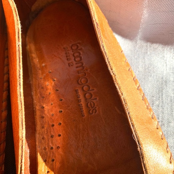 Bloomingdales rust leather moccasins size 8 - Picture 3 of 5